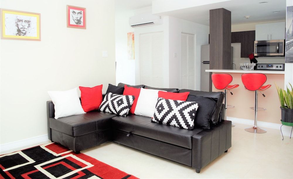 Luxury Apartment, 1 Bedroom, Pool Access, Pool View