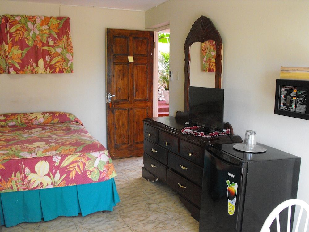 Verney House Resort Room, 1 King Bed 2