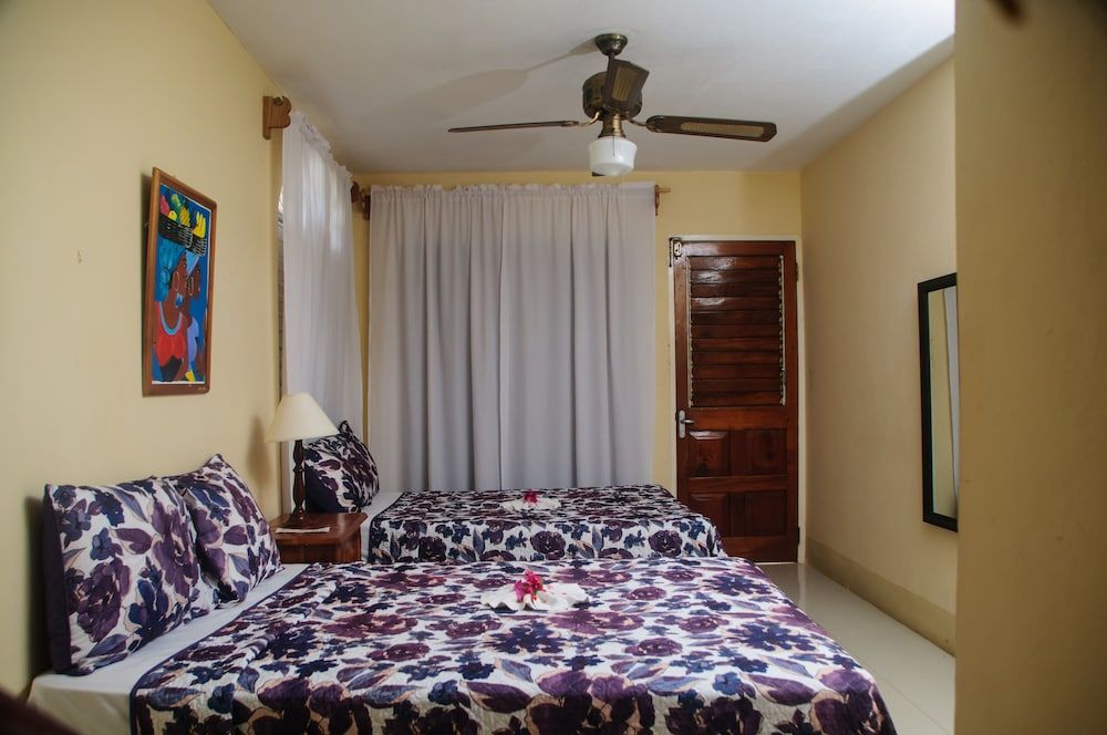 Firefly Beach Cottages and Suites Pelican Suite 2 bedroom