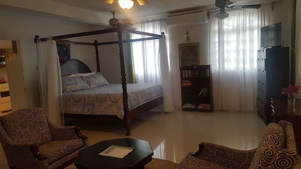 Firefly Beach Cottages and Suites Pelican Suite 2 bedroom 4