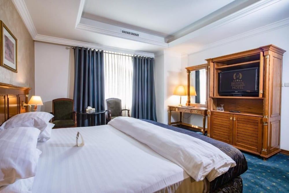 undefined Bristol Hotel 3