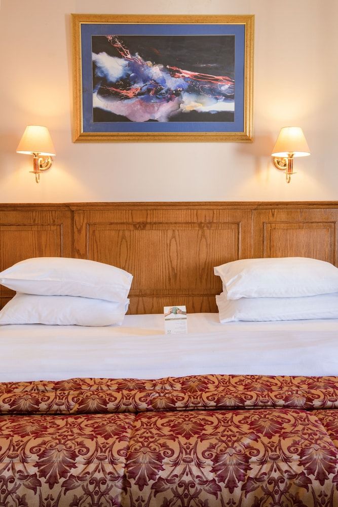 undefined Bristol Hotel 5