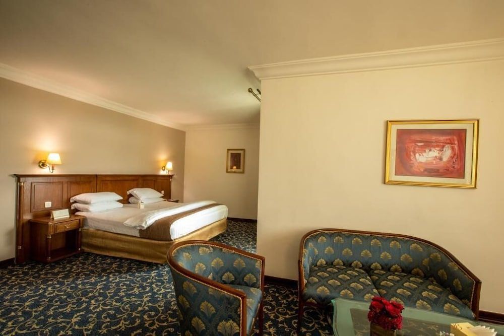 undefined Bristol Hotel 10