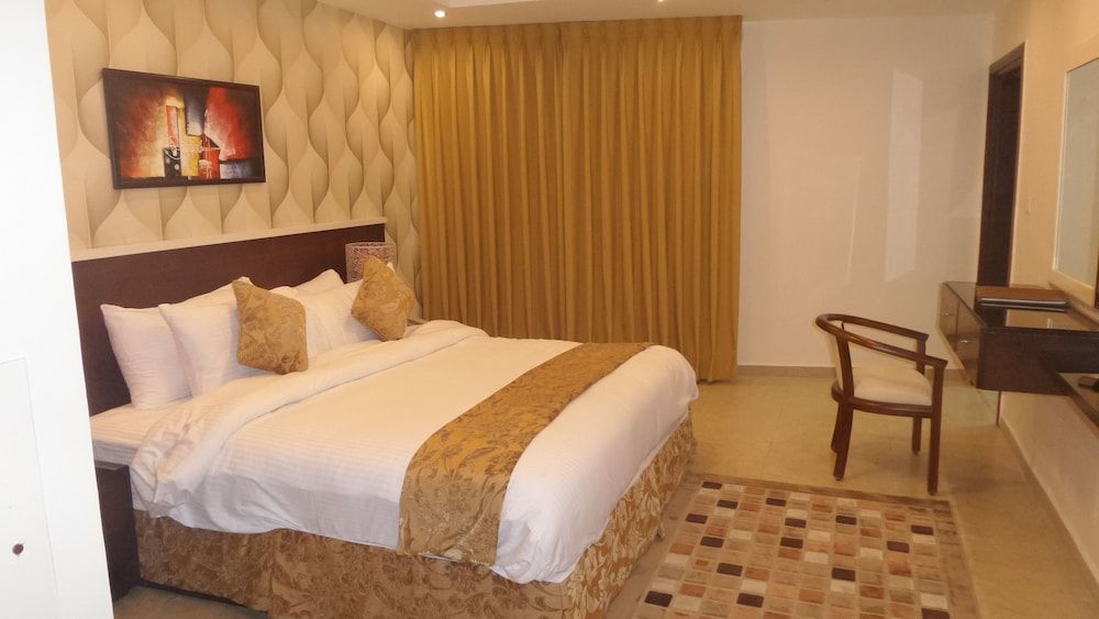 City Rose Hotel Suites Standard Suite 4