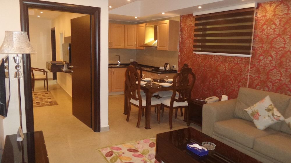 City Rose Hotel Suites Standard Suite 12