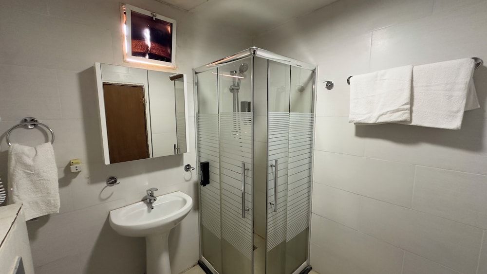 Mazayen Rum Camp Deluxe Tent, 1 King Bed 14