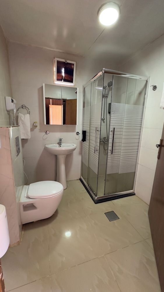 Mazayen Rum Camp Deluxe Tent, 1 King Bed 13