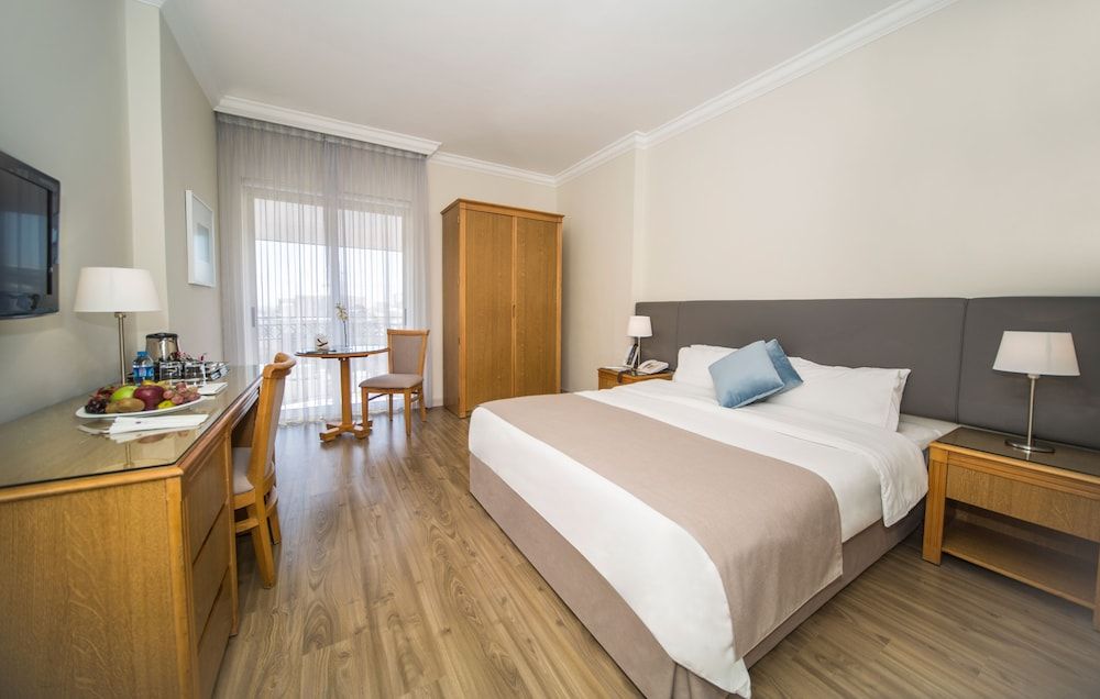 undefined ALQasr Metropole Hotel 2