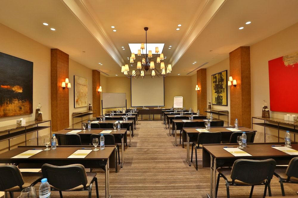 undefined ALQasr Metropole Hotel 10