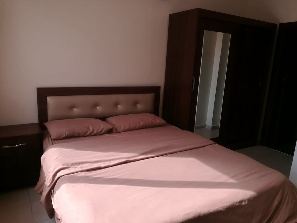 Cozy Dair Ghbar Apartments Panoramic Apartment, 2 Bedrooms, Smoking, City View