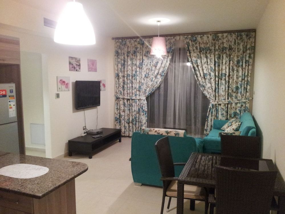 Cozy Dair Ghbar Apartments Deluxe Apartment, 2 Bedrooms, Accessible, Smoking 12