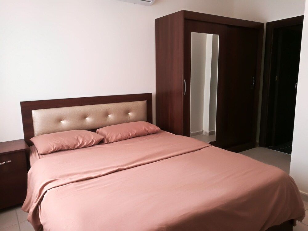 Cozy Dair Ghbar Apartments Panoramic Apartment, 2 Bedrooms, Smoking, City View 4