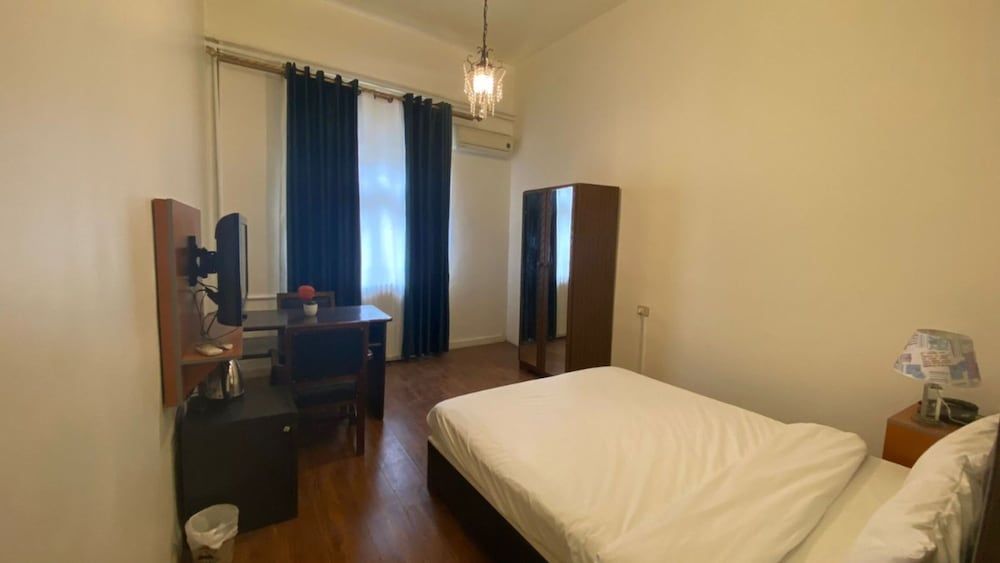 New Park Hotel Double Room 9