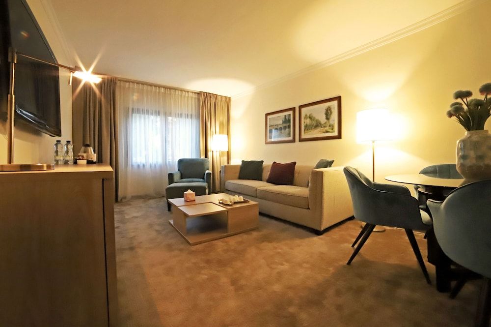 The Sanrock By Le Reve Hotels Junior Room, 1 King Bed 8