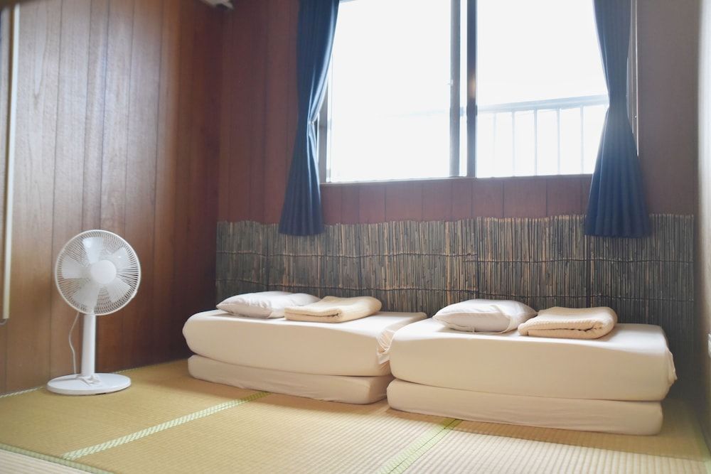 Economy Twin Room, Shared Bathroom