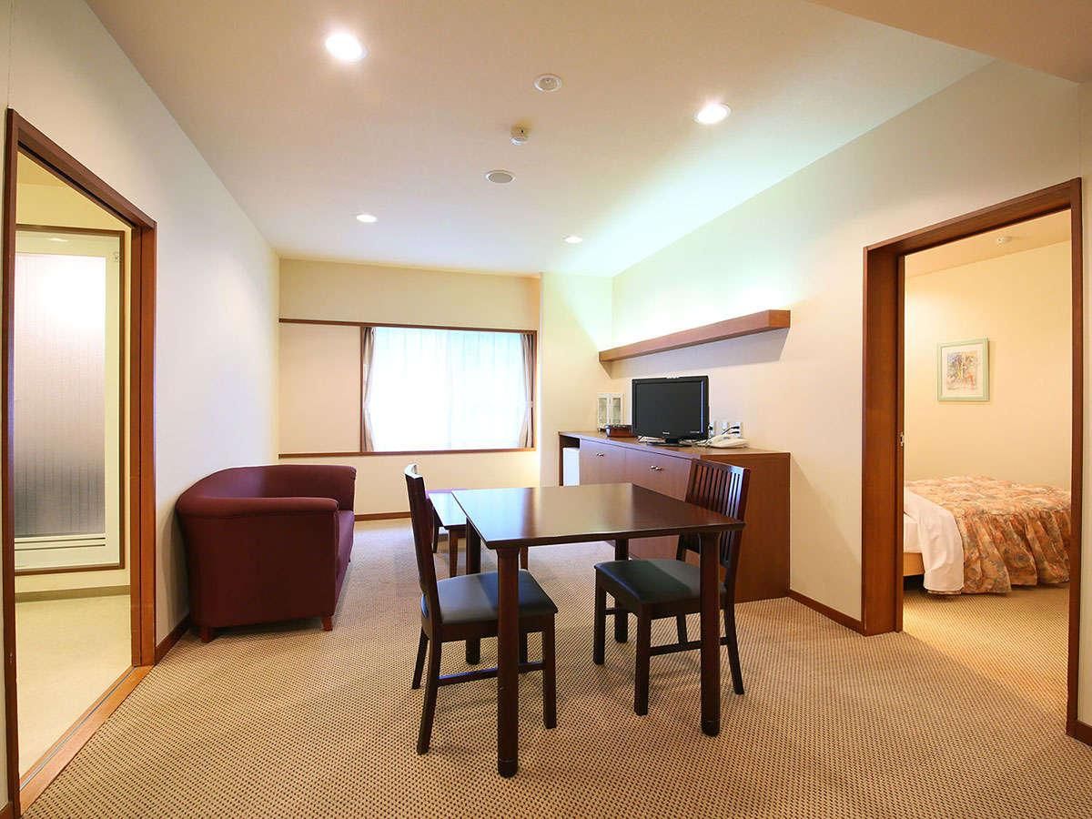 Barrier Free Junior Suite Twin Room with Indoor Bath, Non-Smoking