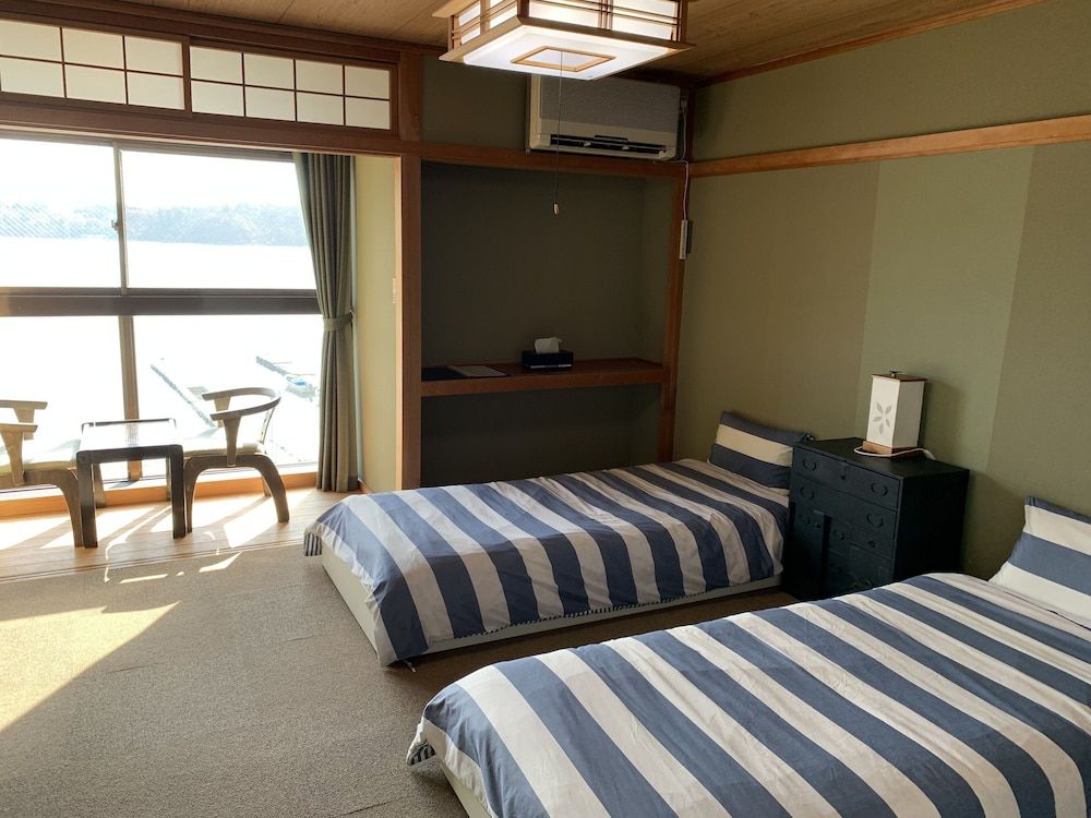 Comfort Room 2 Single beds, Non Smoking, Lake View