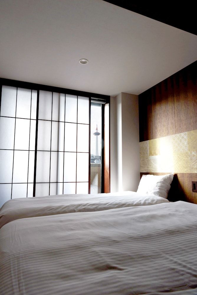 Premium Twin Room with Kyoto Tower View