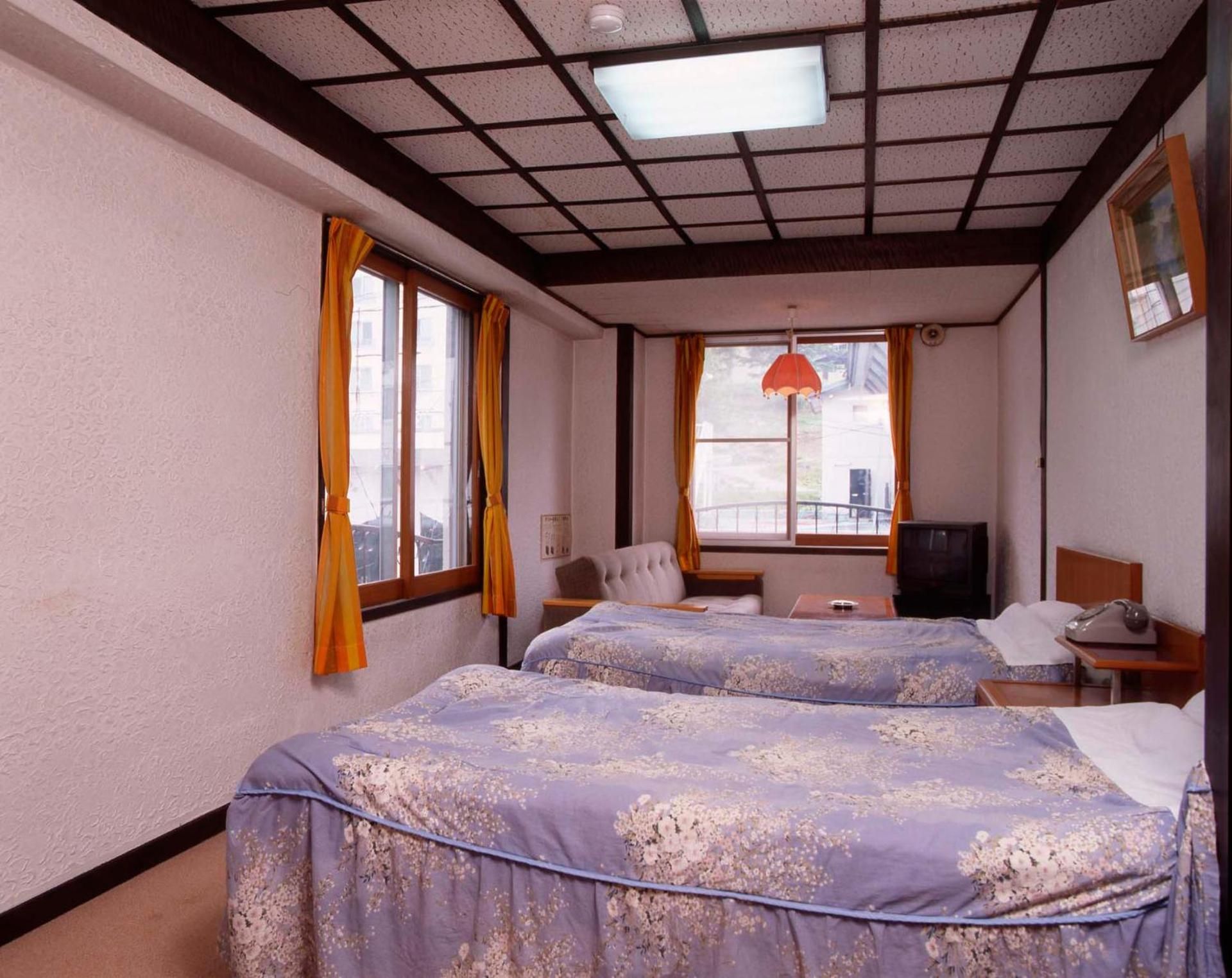 Twin Room - Non-Smoking