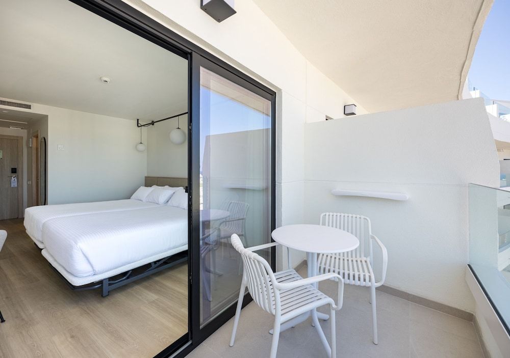 Hotel RH Arena Quadruple Room, Balcony (4 Adults) 2