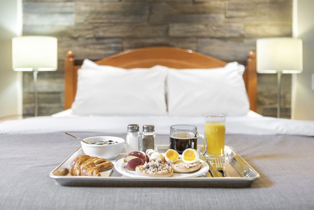 Hotel Chateau Bellevue Standard Room, 1 Queen Bed (with elevator) 4