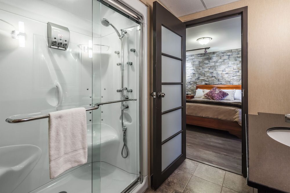 Hotel Chateau Bellevue Superior Room, 1 King Bed (with elevator) 5