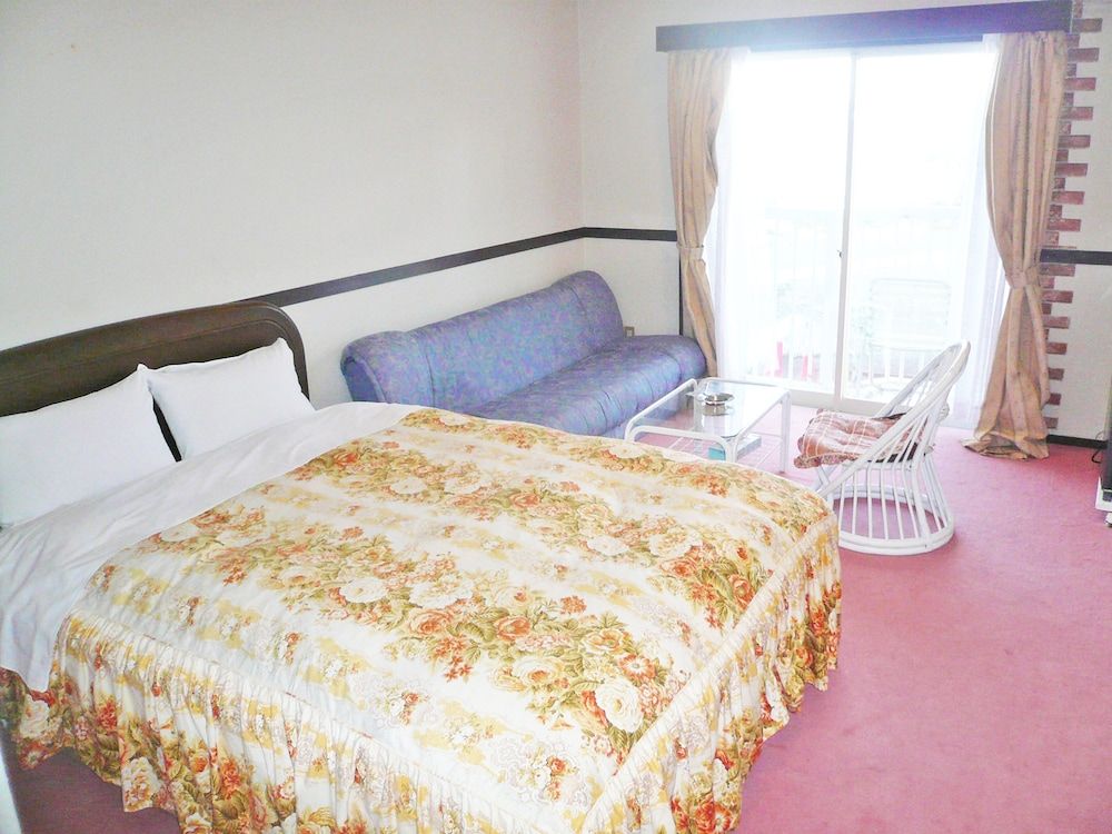 Basic Double Room, 5 Bedrooms, Beachside