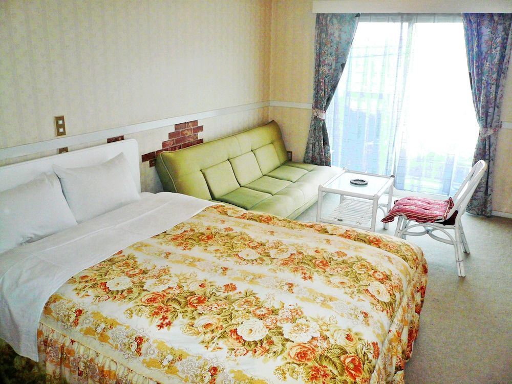 Basic Double Room, 5 Bedrooms, Beachside