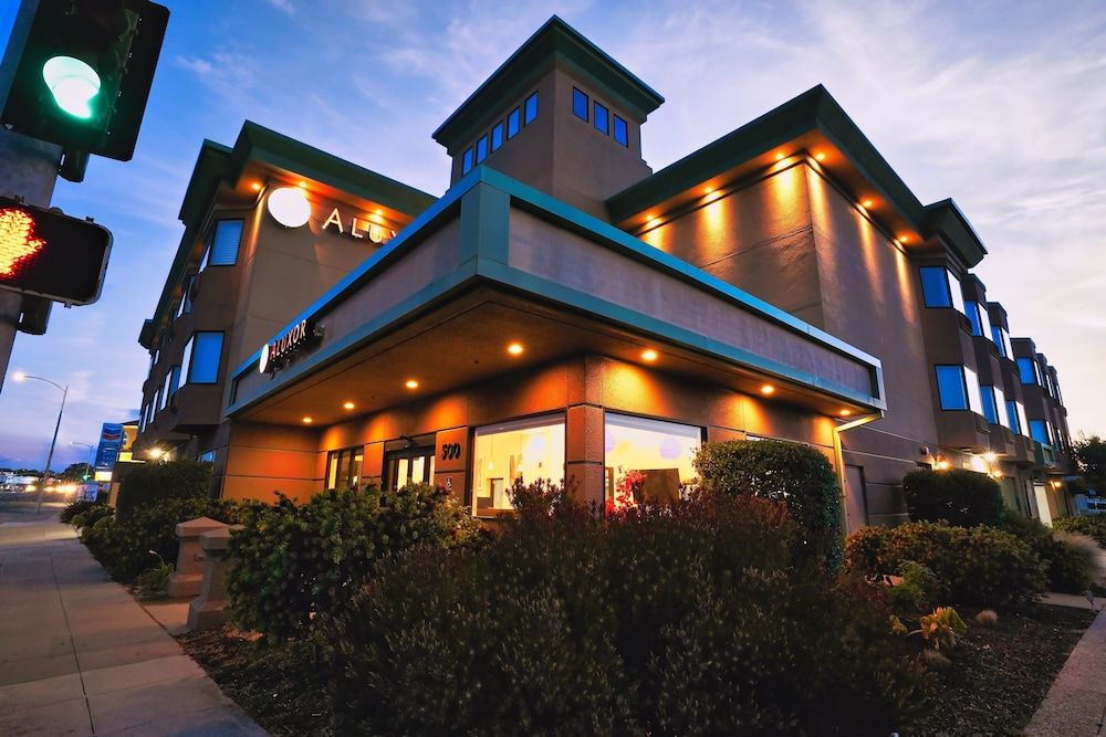undefined Hotel Aluxor SFO 6