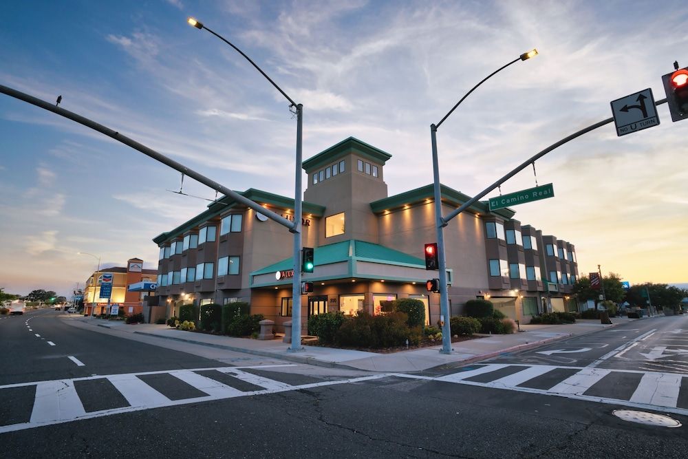 undefined Hotel Aluxor SFO 5