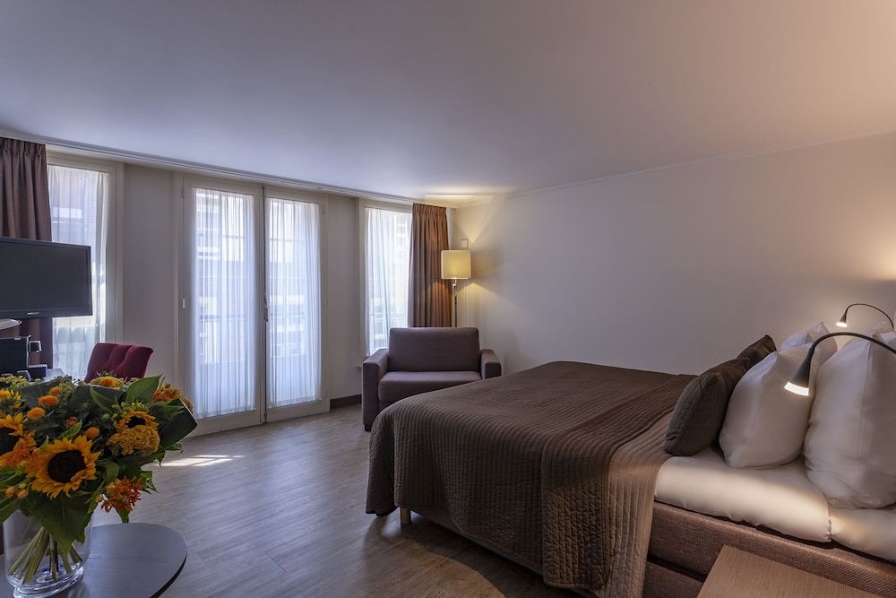 undefined Hotel Avenue 4