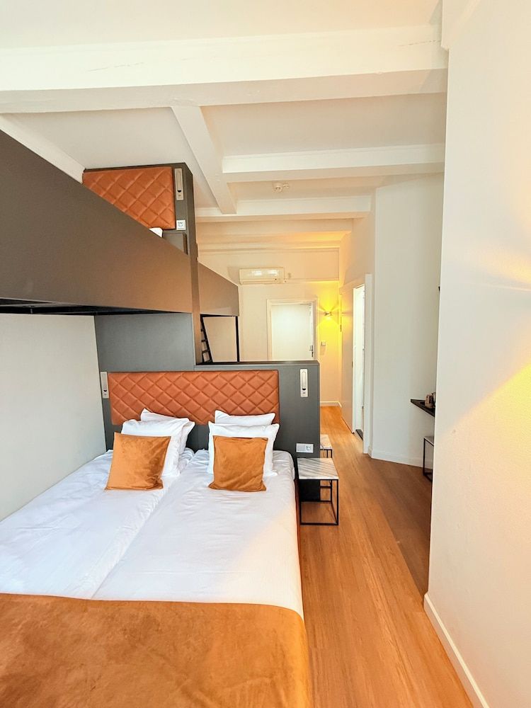 undefined Hotel Avenue
