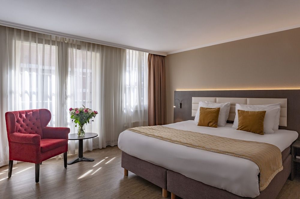 undefined Hotel Avenue 3