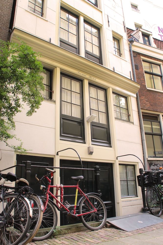 undefined Hotel Avenue 7