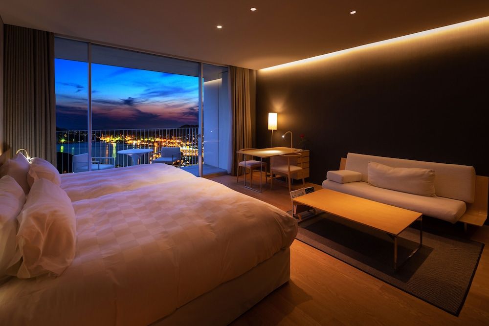 [New Building] Luxury - Harbor Suite Twin with Jetted Tub