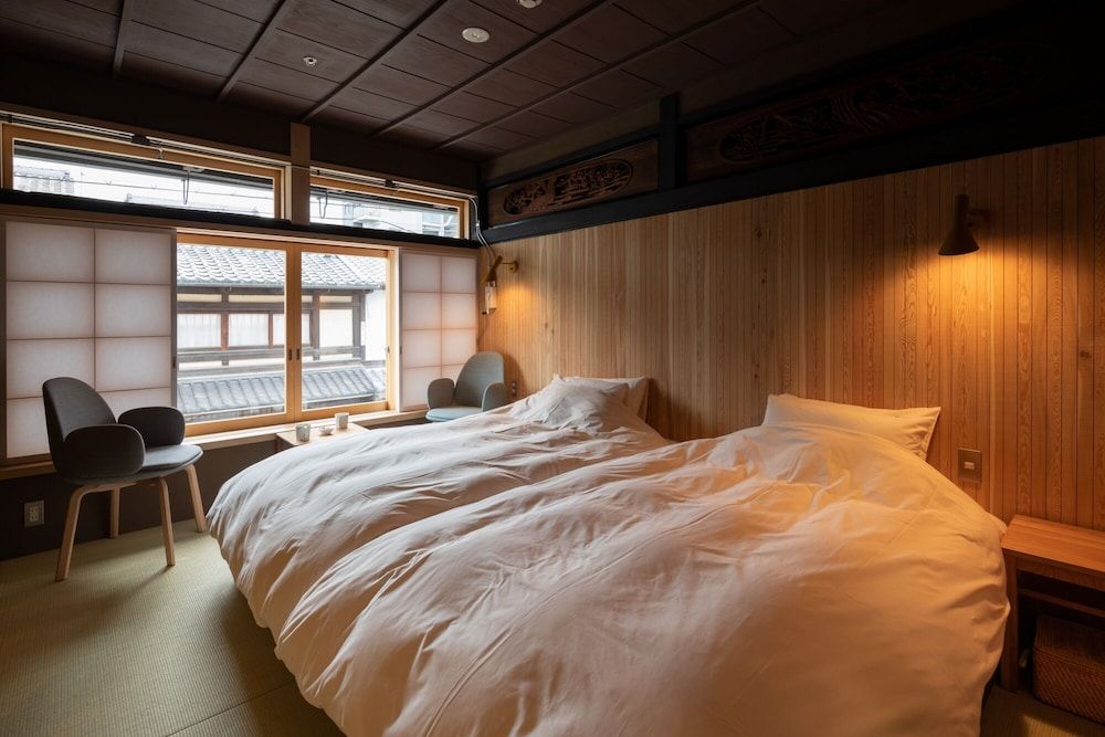 Standard Twin Room without bathtub (CHAYA 203)