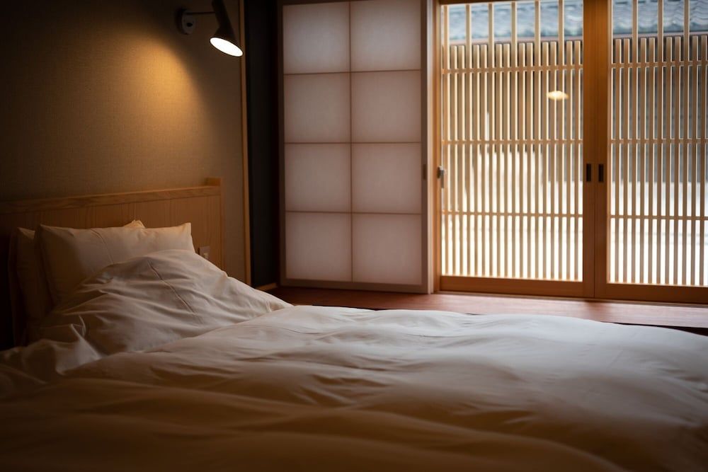 Standard Twin Room without bathtub (CHAYA 102)