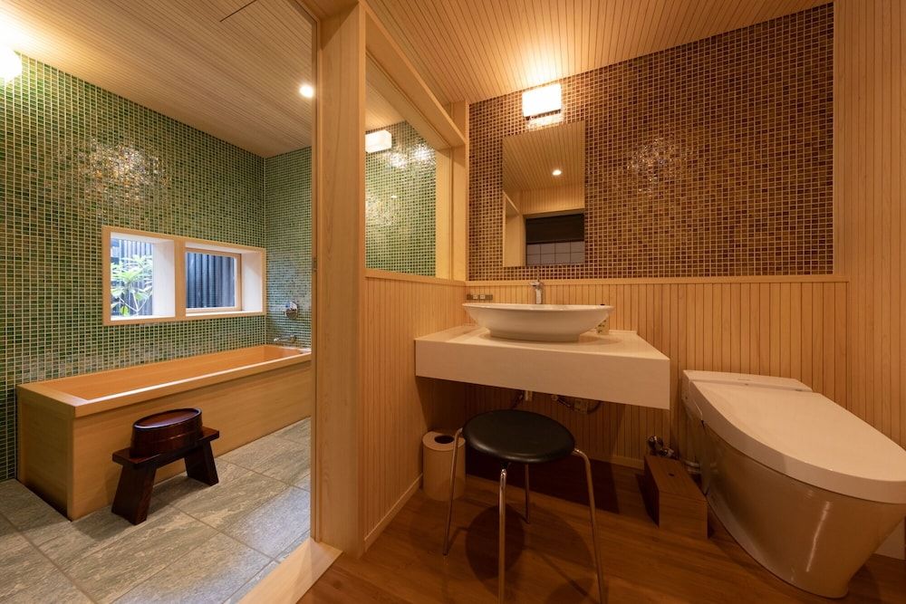 Junior Suite (CHAYA 101)