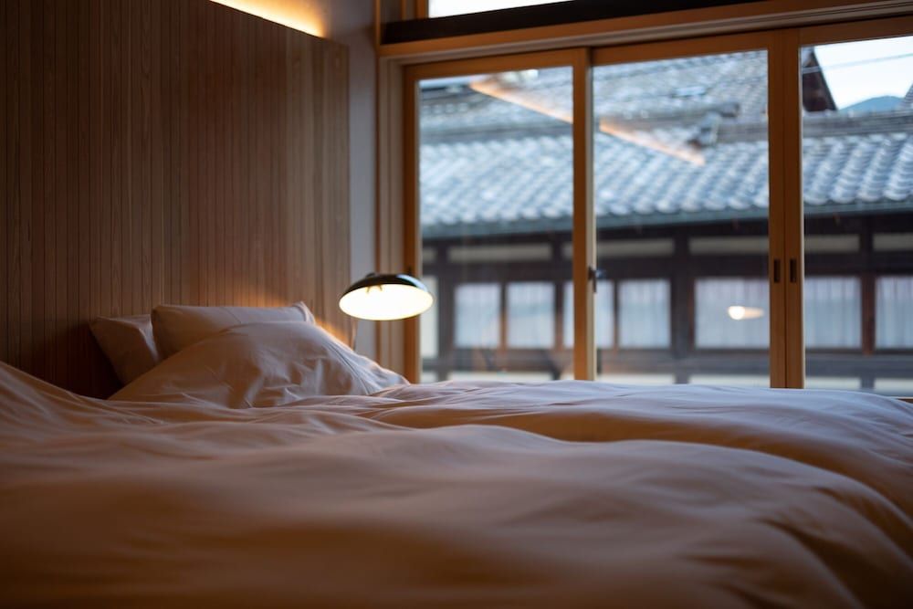 Standard Twin Room without bathtub (CHAYA 202)