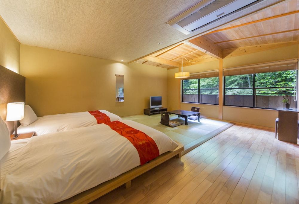 Annex KAWA/YAMA/TSUKI - Triple Room with Partial Open-air Hot Spring Bath