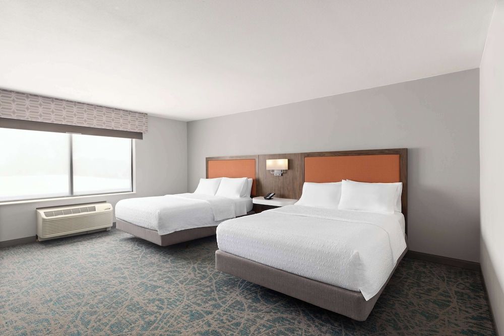 Hampton Inn & Suites Savannah-Airport Standard Room, 2 Queen Beds, Accessible