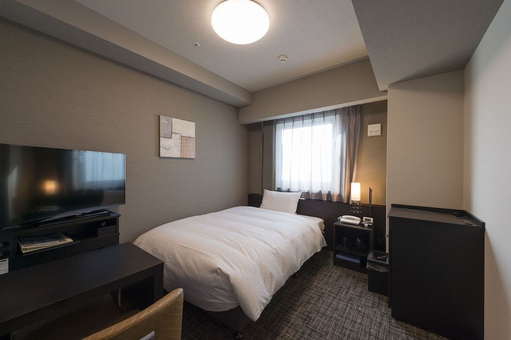 Single Room, Smoking
