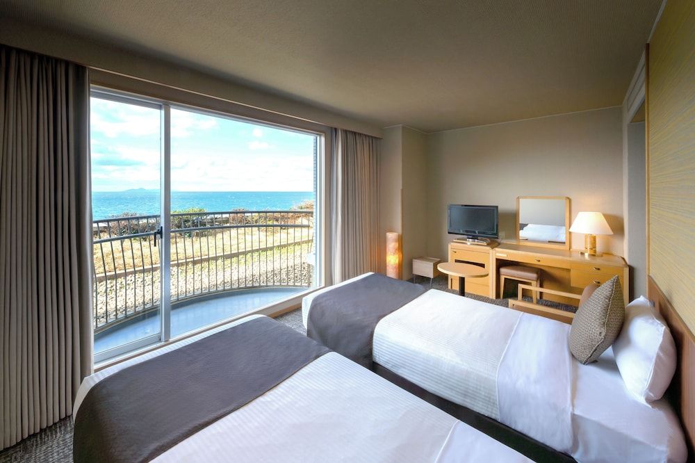 Adjoining Twin Room (Ocean View) (With private bathroom) (Non-smoking)