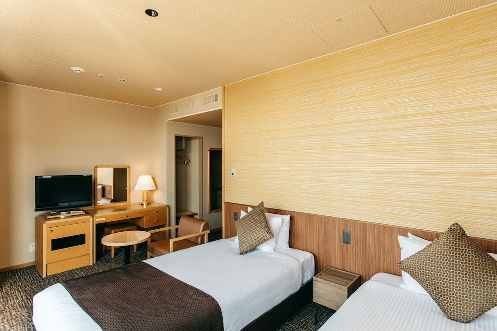 Adjoining Twin Room (Ocean View) (With private bathroom) (Non-smoking)