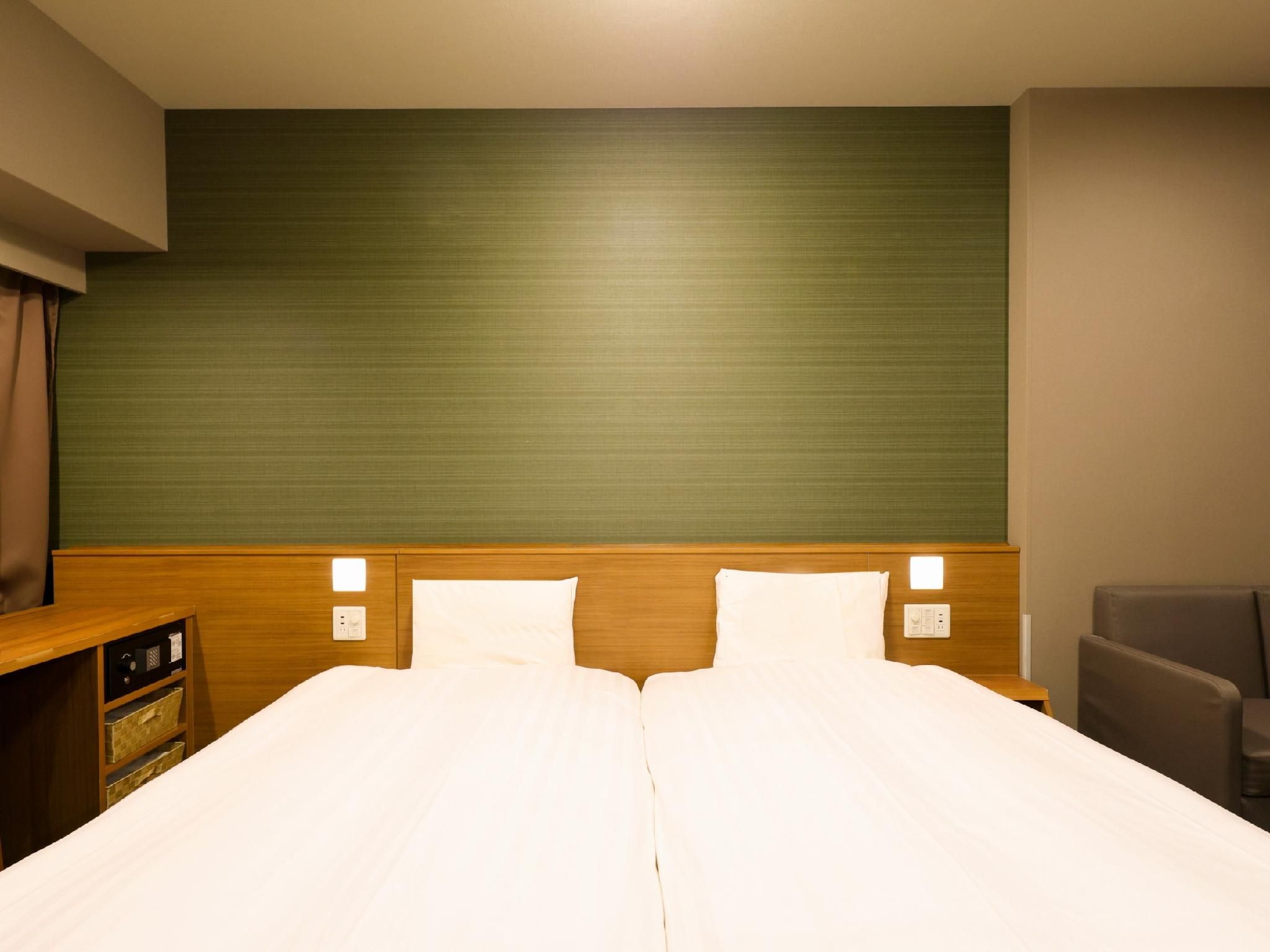 Hollywood Twin Room without Cleaning Service - Non-Smoking