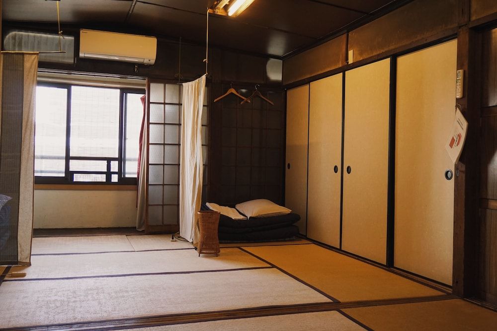 Gojo Guest House - Hostel Shared Dormitory, Men only 2