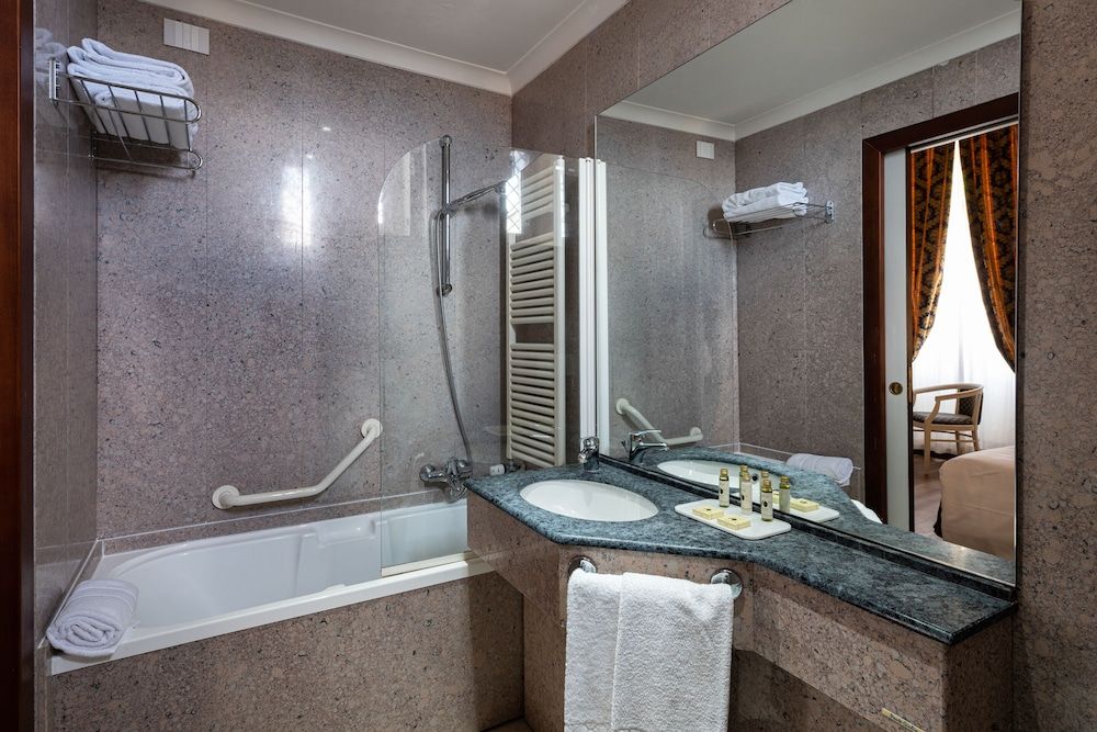 Hotel Fontebella Classic Double or Twin Room 5