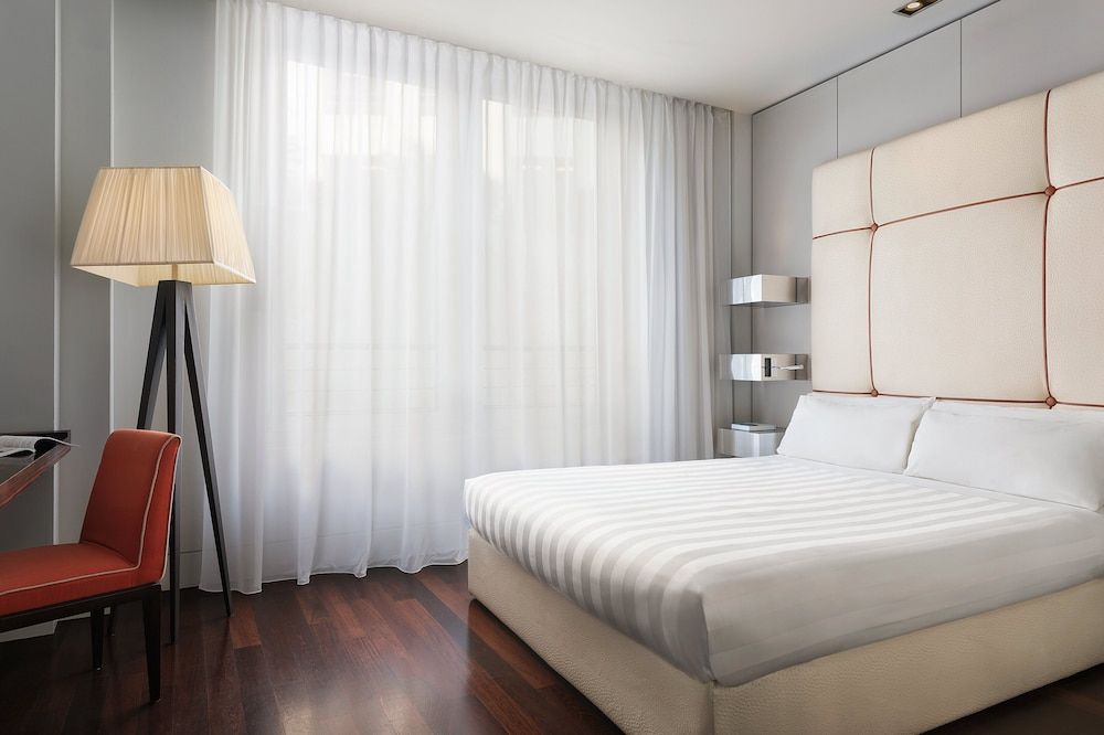 undefined Sina The Gray 3