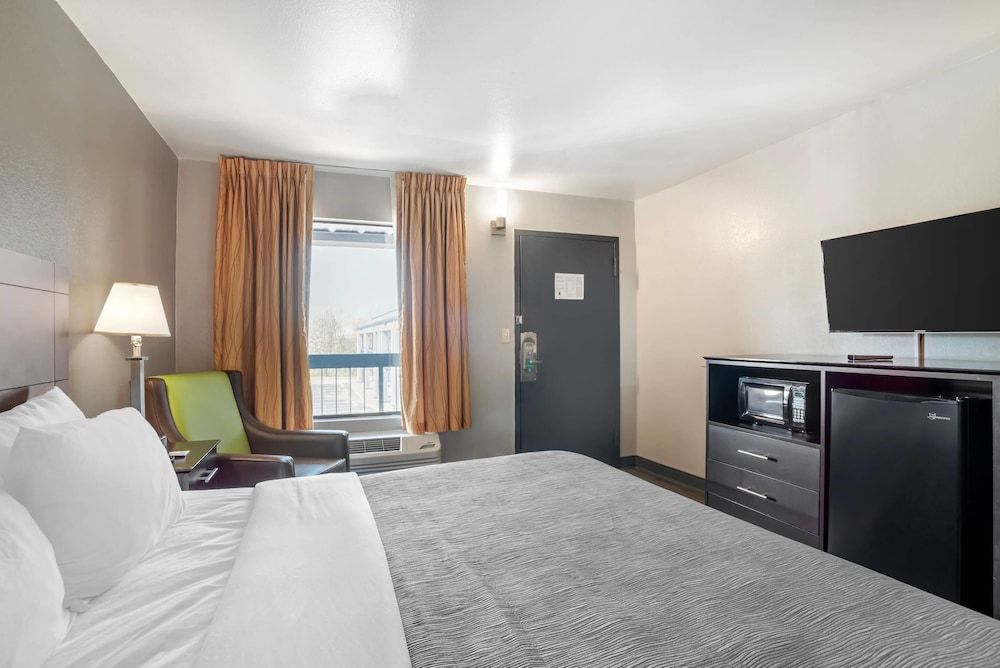 Standard Room, 1 King Bed, Non Smoking