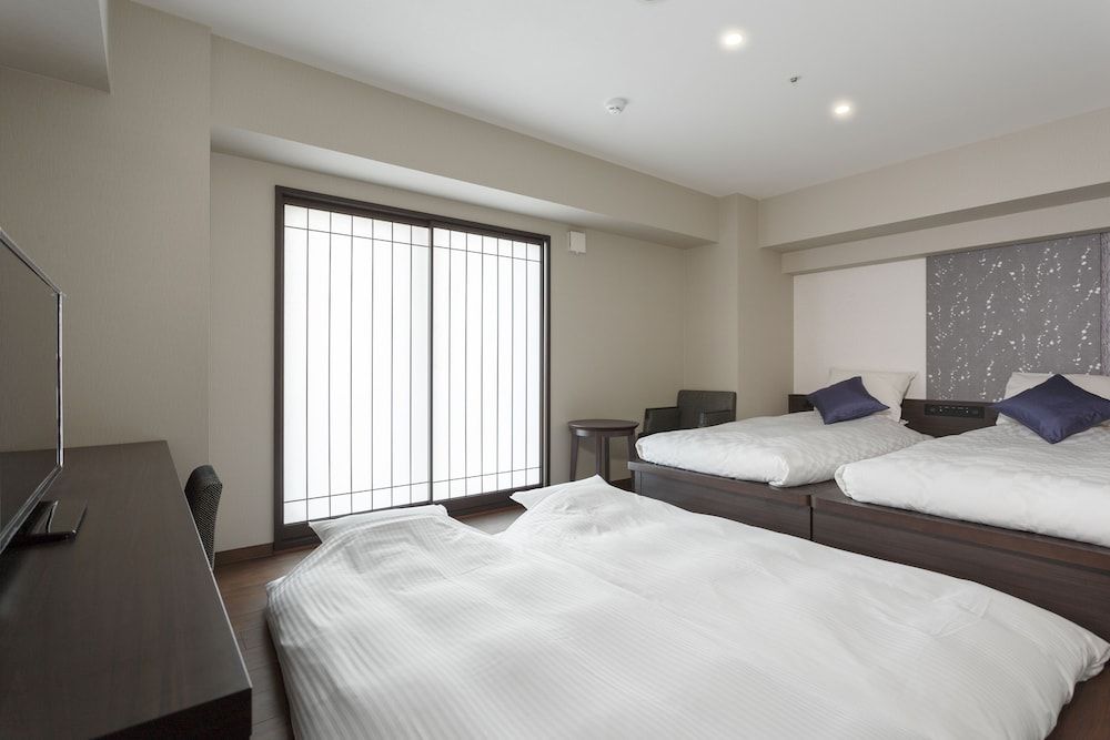 Moderate Modern Japanese Room
